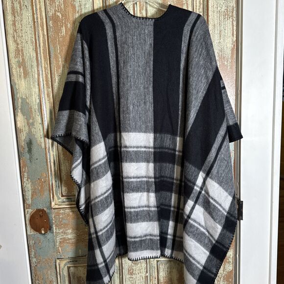 Woolrich Blanket Wrap Shawl Womens One Size Black Plaid Cozy - Picture 6 of 6